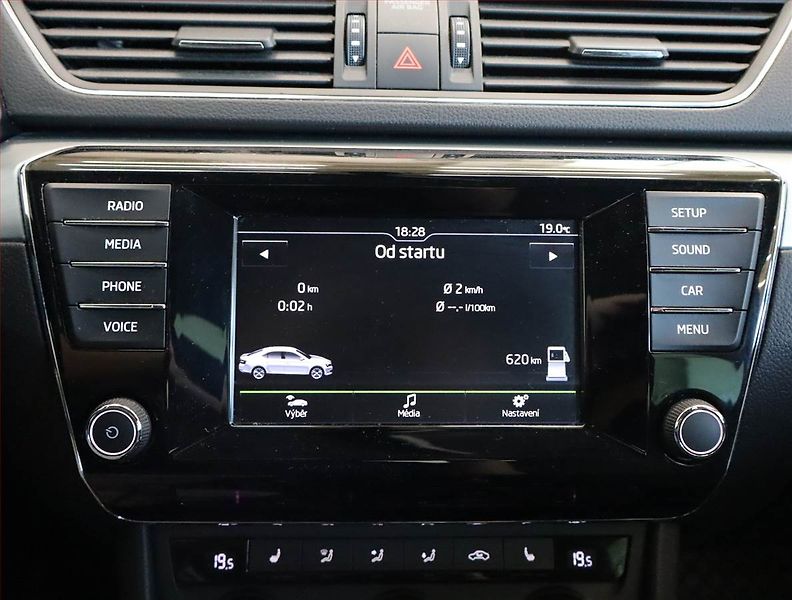 Škoda Superb (2016) 2.0 TDI 4x4, 4X4, Bi-Xenony - fotka 18 z 28