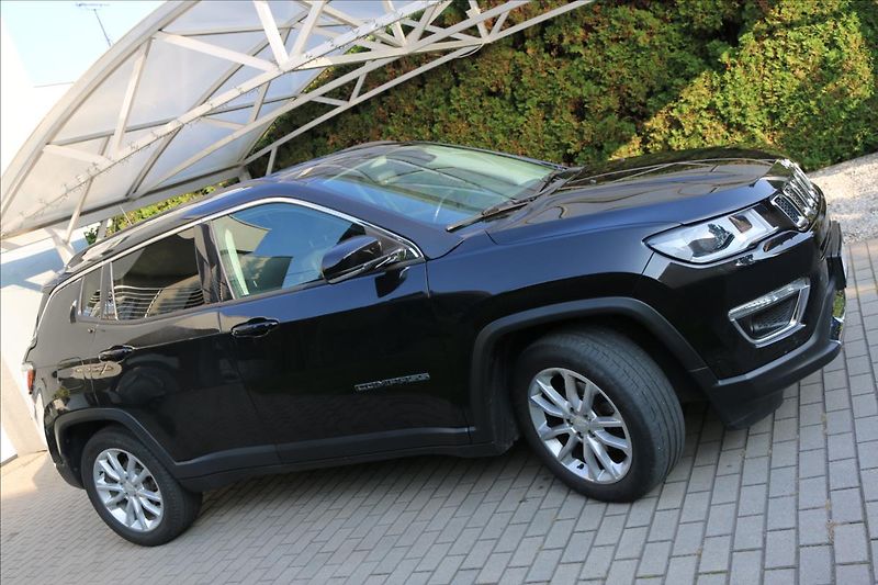 Jeep Compass 1,3 110 kW , ČR - fotka 5 z 47
