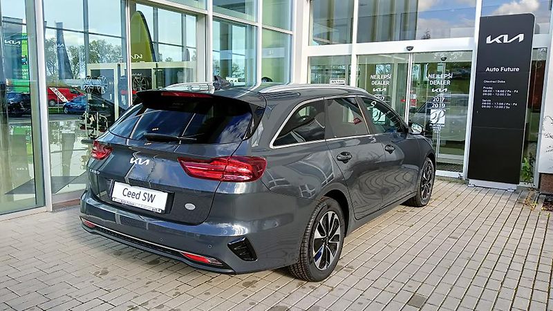 Kia Ceed SW (2024) 1.5 T-GDi GPF TOP - fotka 4 z 7