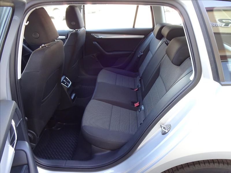 Škoda Octavia III 2,0 TDI 110kW COMBI - fotka 21 z 50