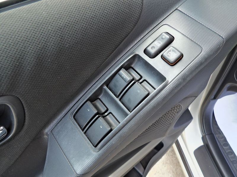 Toyota Corolla Verso 1.8 VVT-i 95kW REZERVOVÁNO - fotka 13 z 25