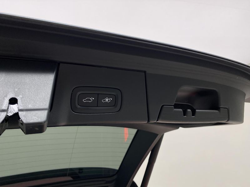 Volvo V90 D5 AWD INSCRIPTION AUT CZ - fotka 30 z 50
