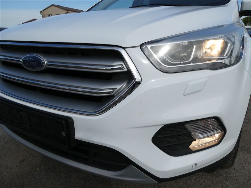 Ford Kuga 2,0 TDCi 110kW Panorama,naviga - fotka 5 z 45