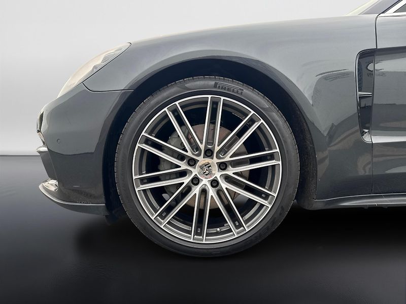 Porsche Panamera 4S - fotka 11 z 30