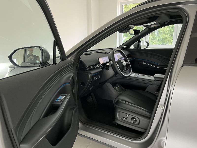 Omoda 7 (2026) PHEV PREMIUM - fotka 8 z 17