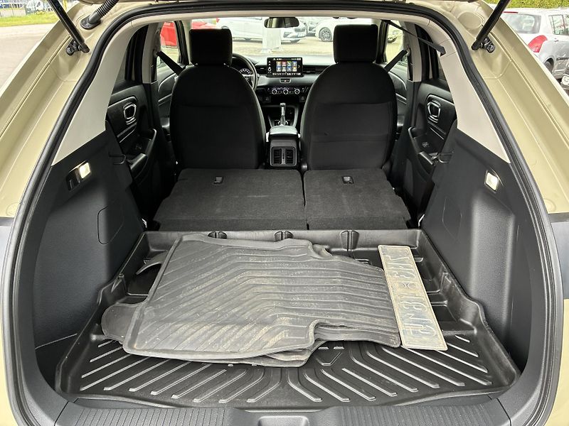 Honda HR-V (2022) 1,5 e-HEV Elegance * ZÁRUKA * - fotka 19 z 22