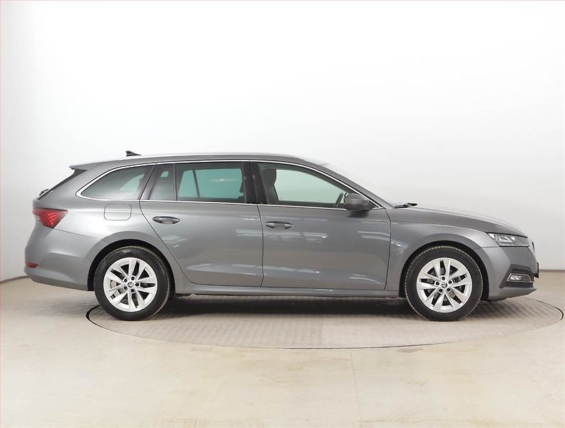 Škoda Octavia (2022) Style 2.0 TDI, Automat, ČR - fotka 6 z 22