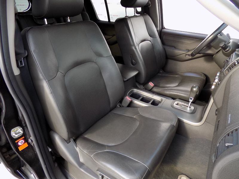 Nissan Pathfinder (2008) 2.5DCi/4x4/7.Míst/ - fotka 15 z 37