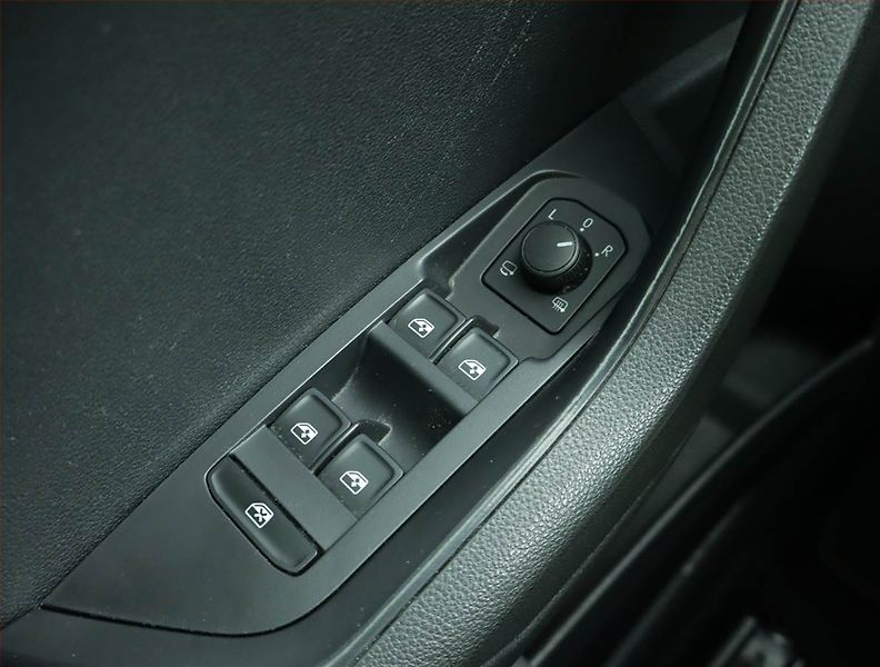 Škoda Karoq (2022) Style 1.5 TSI - fotka 17 z 17