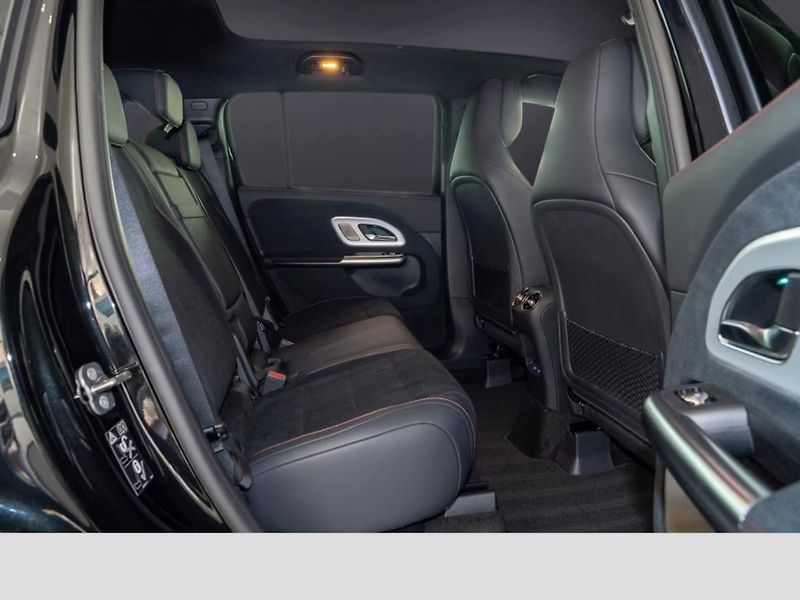 Mercedes-Benz GLB 250+ AMG Superscreen Burm Pano - fotka 9 z 20