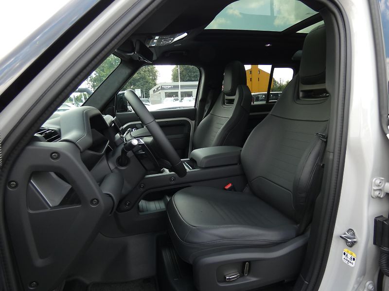 Land Rover Defender 110 4,4 OCTA P635 - fotka 9 z 48
