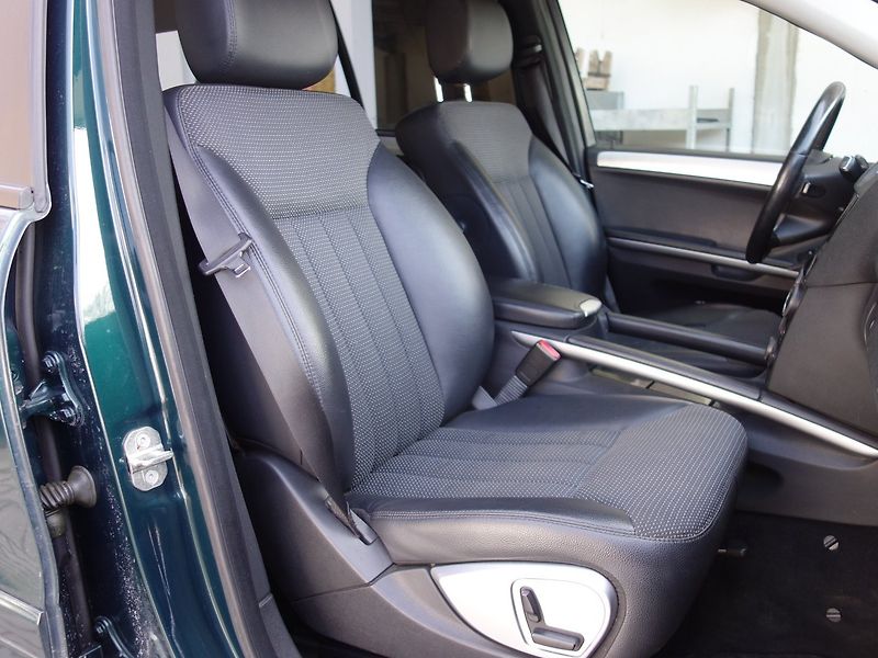 Mercedes-Benz Třídy M (2006) ML 320CDI 165kW 4MATIC - fotka 19 z 32
