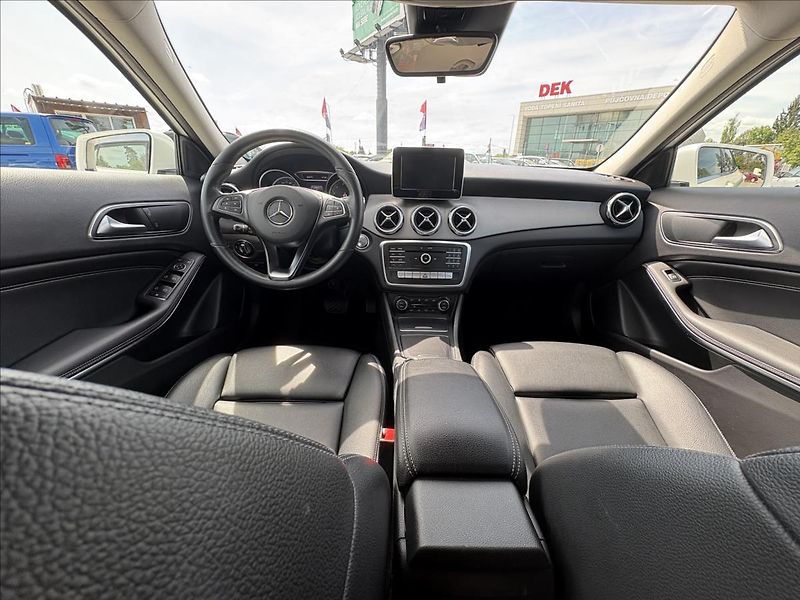 Mercedes-Benz GLA 1,6 180i 90kW AT,Led,Kůže,Navi - fotka 11 z 34