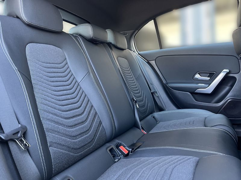 Mercedes-Benz Třídy A A-Třída 180 Progressive Editio - fotka 17 z 18