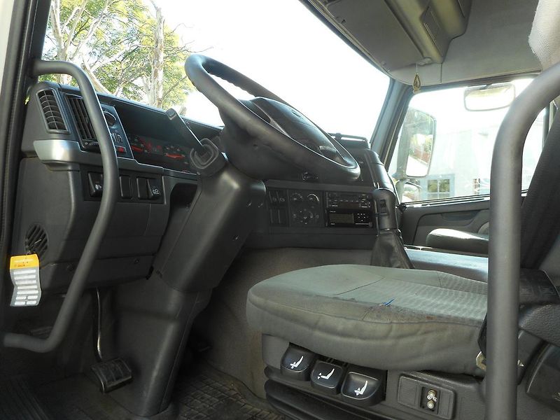 Volvo (2005) FM 12/420 manual - fotka 5 z 15