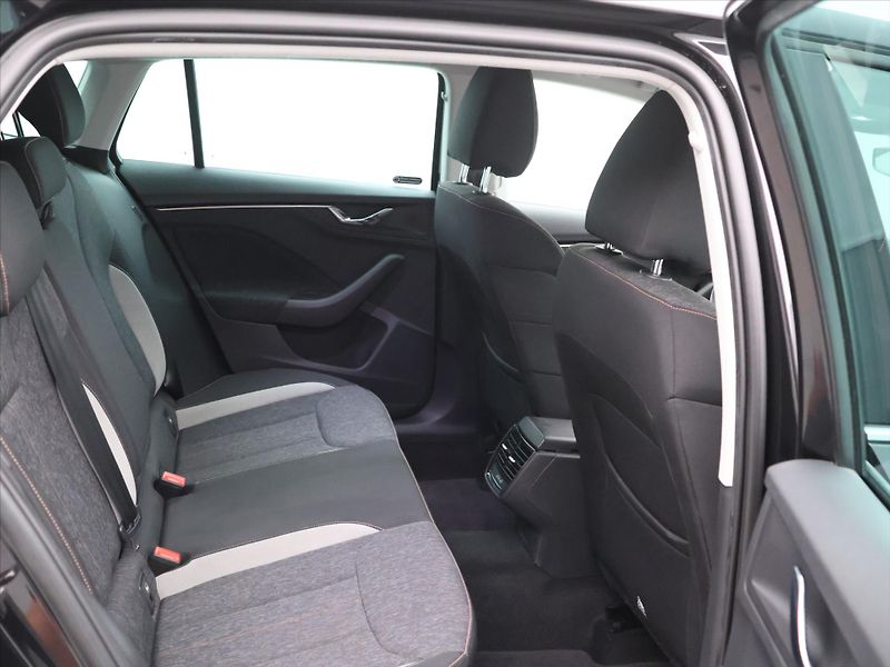 Škoda Scala 1.6 TDI  CZ Style Matrix LED - fotka 13 z 28