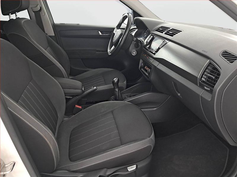 Škoda Fabia (2019) Style 1.0 TSI, Tempomat - fotka 9 z 20