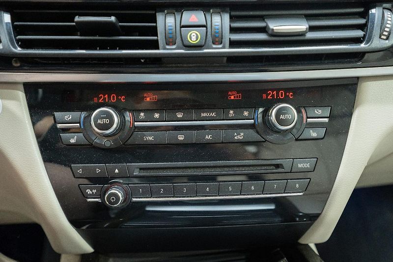 BMW X5 40e 2.0 180 kW xDrive - fotka 15 z 49