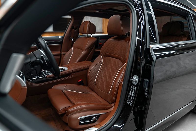 BMW Řada 7 (2019) Ld xDrive - fotka 9 z 30
