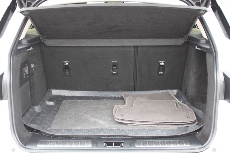 Land Rover Range Rover Evoque 2,0 SD4  ČR,1.MAJ,4x4,AUTOMAT - fotka 27 z 40