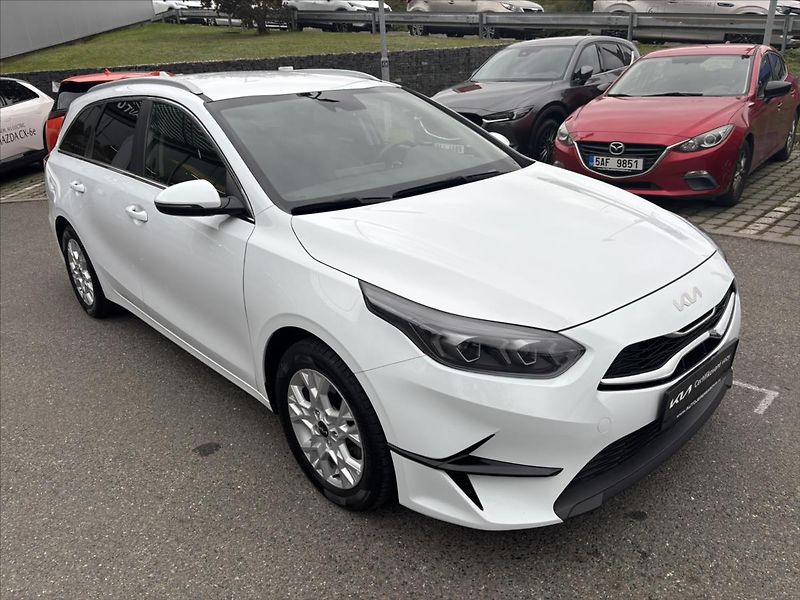 Kia Ceed 1,5 TGDi TOP ZÁRUKA CARPLAY - fotka 7 z 42