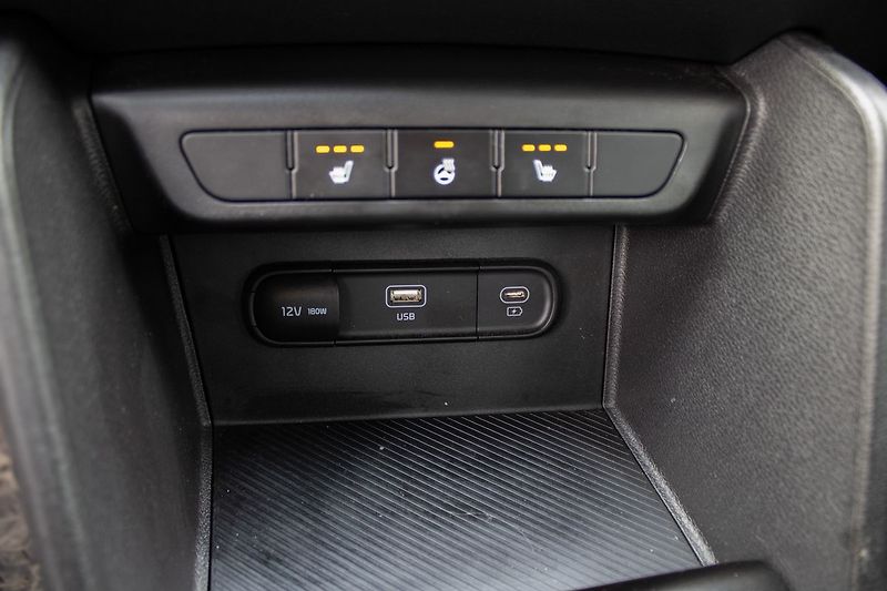 Kia Sportage 100% stav, servis - fotka 21 z 35