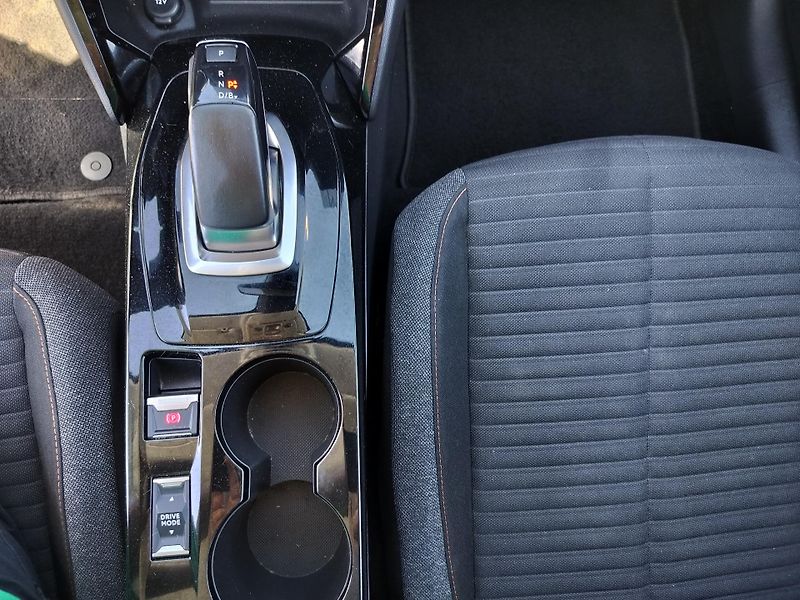 Peugeot 208 e, navigace - fotka 18 z 27