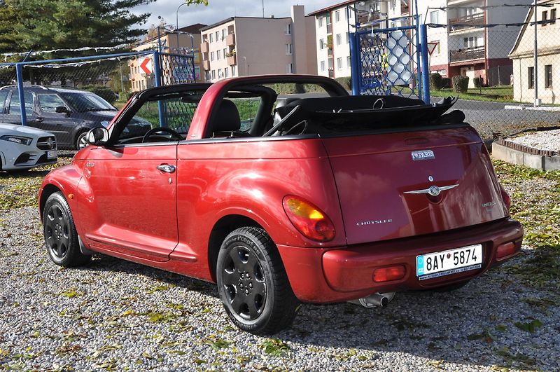 Chrysler PT Cruiser 2.4i 105kW Cabrio - fotka 4 z 17