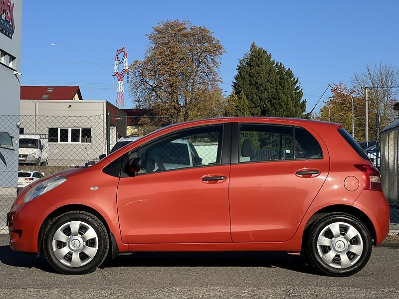 Toyota Yaris 1.0i 51KW ČR  - fotka 4 z 38