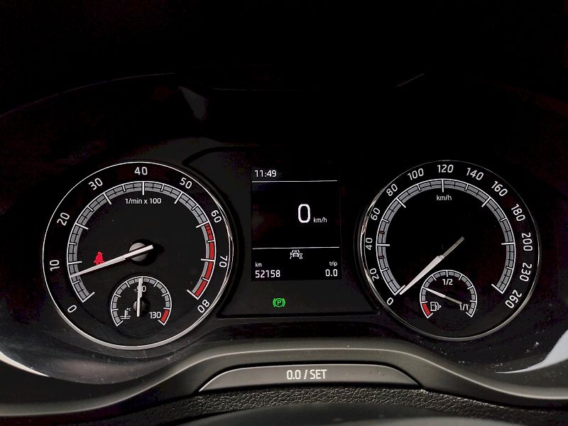Škoda Karoq (2021) Active 1,5 Tsi - fotka 7 z 34