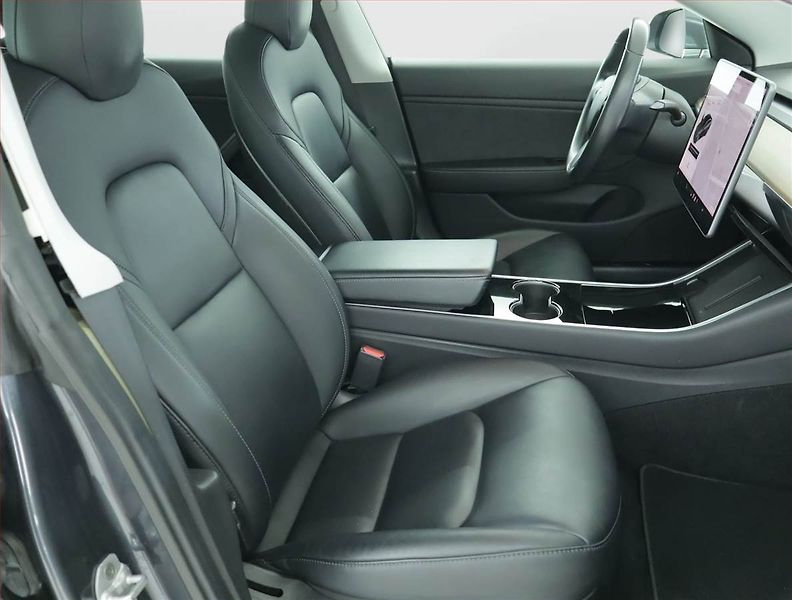 Tesla Model 3 (2019) Long Range 4WD 78kWh, SoH 83% - fotka 9 z 21