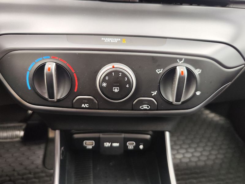 Hyundai i20 1.0 T-GDI/74kW Smart DCT - fotka 19 z 28
