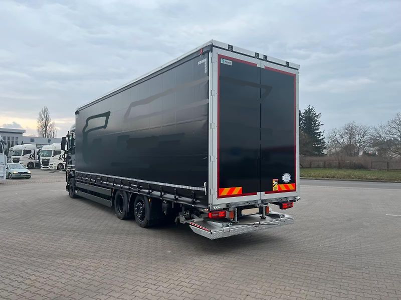 MAN TGX 26.400 6x2 23 palet - fotka 3 z 5