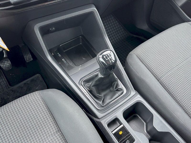 Volkswagen Caddy (2021) 1.5 TSI 84 kW Life - fotka 12 z 29