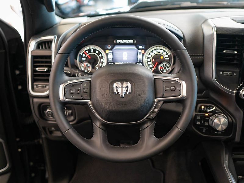 Dodge RAM (2025) 5.7 V8 Laramie Sport 6 LIFT - fotka 22 z 42