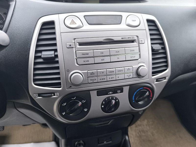 Hyundai i20 1.3 DOLOŽENÉ KM.PRVNÍ MAJ. - fotka 19 z 25