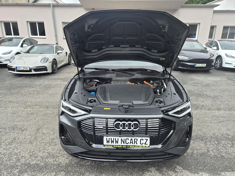 Audi e-tron ZAMLUVENO ! - fotka 18 z 44