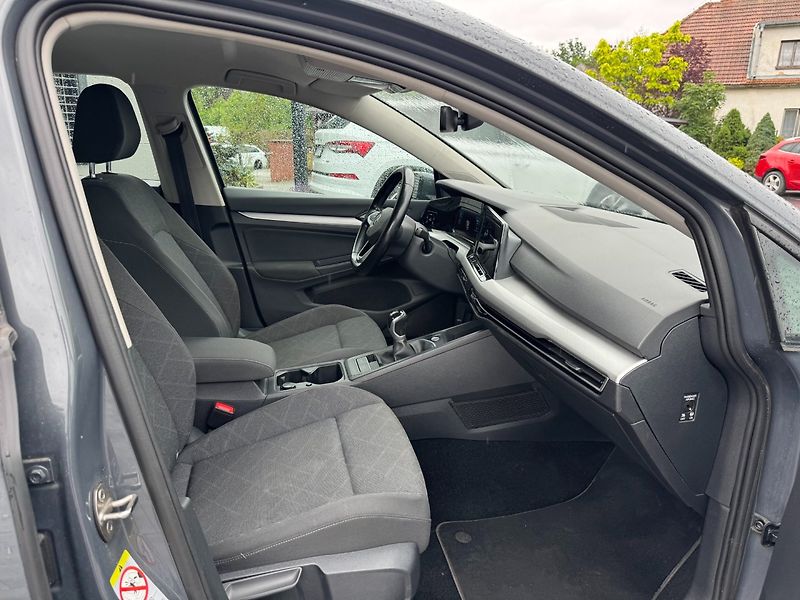 Volkswagen Golf (2020) Edition 1.5 TSI 96kW - fotka 27 z 31