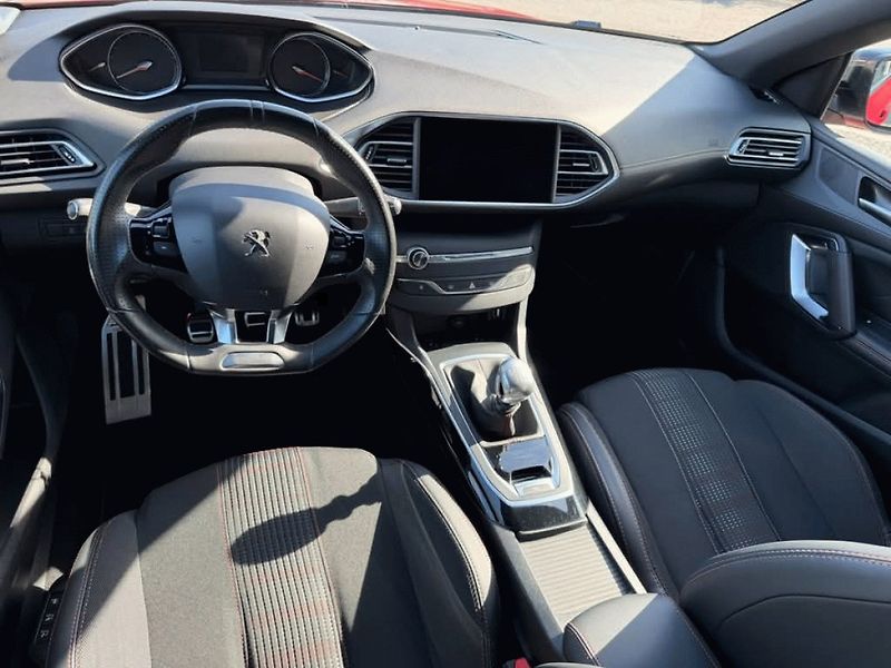Peugeot 308 (2019) SW GT LINE 1,2 130K - fotka 9 z 45