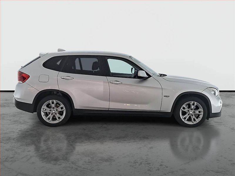 BMW X1 (2010) xDrive20d, 4X4, Navi, Xenony - fotka 3 z 16