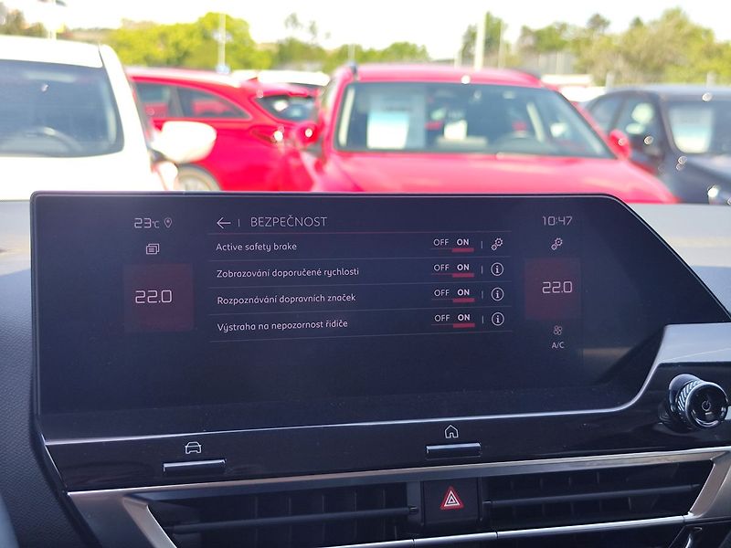 Citroën C4 1.2 Puretech/96kW Feel S&S - fotka 17 z 29