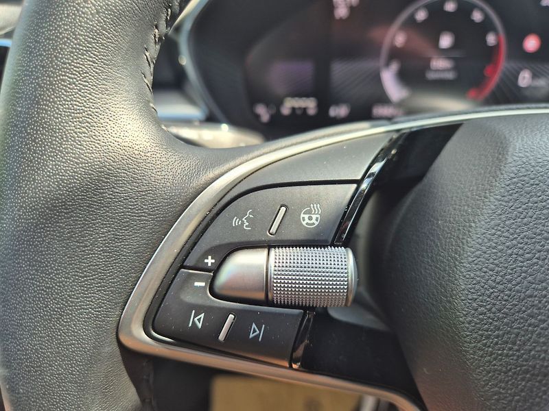 Škoda Fabia 1,0 TSI 85kW Top Selection, zá - fotka 15 z 27