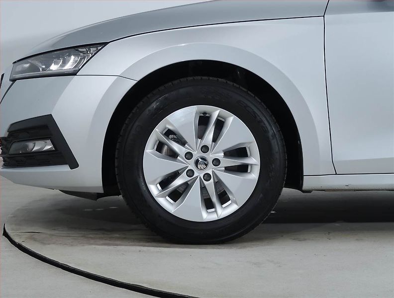 Škoda Octavia (2022) Ambition 2.0 TDI, ČR,1.maj - fotka 14 z 19