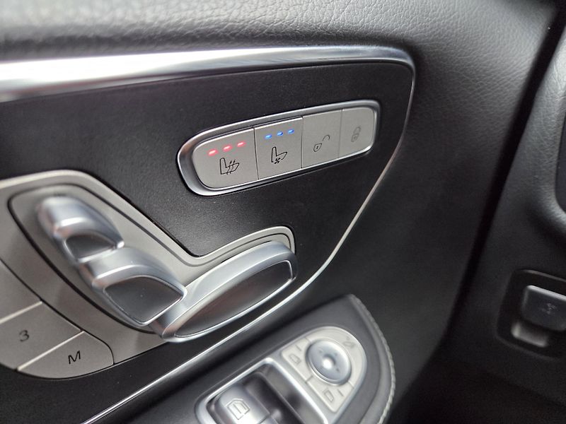 Mercedes-Benz Třídy V (2023) 300d 4M AVG AMG TOPvýbava 1m - fotka 48 z 49