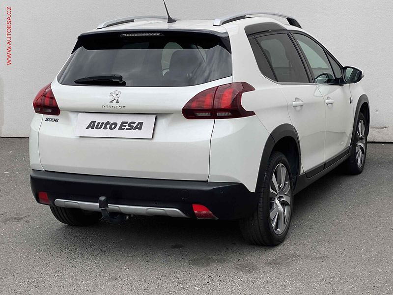 Peugeot 2008 (2018) 1.2 PT, Crossway, TZ, panor - fotka 4 z 18