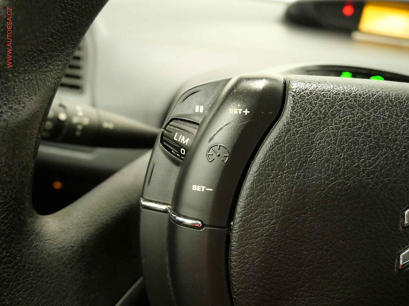 Citroën C4 (2009) 1.4i, 2.maj,ČR, AC, temp - fotka 15 z 20