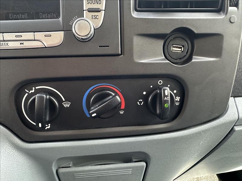 Ford Transit 2,2 TDCI obytná vestavba - fotka 18 z 32