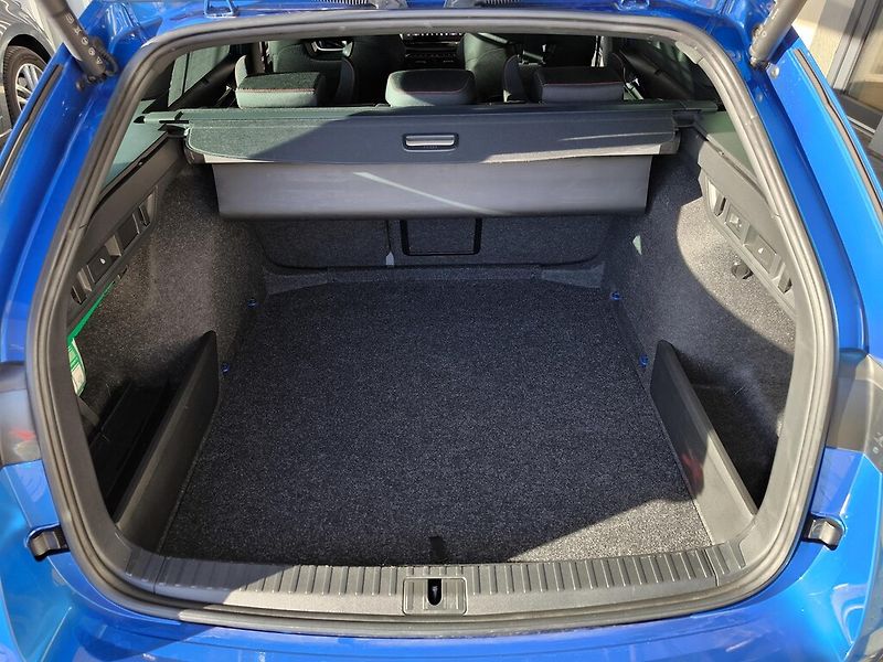 Škoda Octavia Combi DSG 2.0 TSi 195 kW RS - fotka 23 z 23