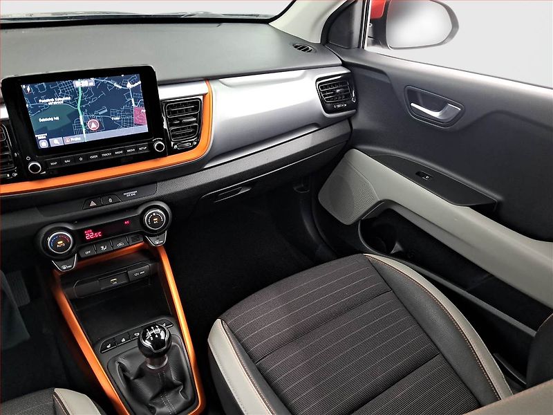 Kia Stonic (2021) 1.2 DPI, Kůže, Navi, Tempomat - fotka 8 z 24