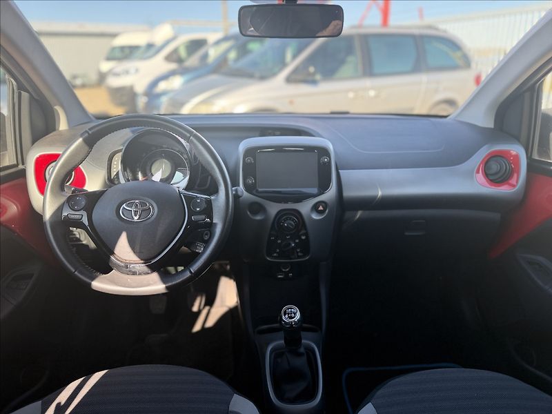 Toyota Aygo 1,0 i 53kW KLIMA 33.000Km - fotka 15 z 22